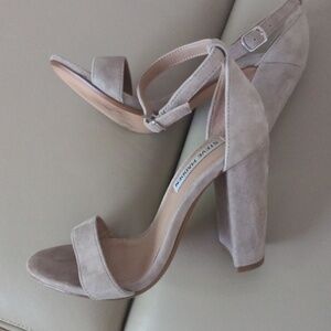 Steve Madden Carrson Neutral Taupe Suede Ankle-Strap Block Heels Size 6M